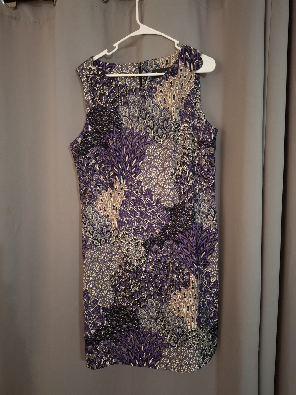 connected apparel Purple and Cream Sleeveless Printed Shift Dress